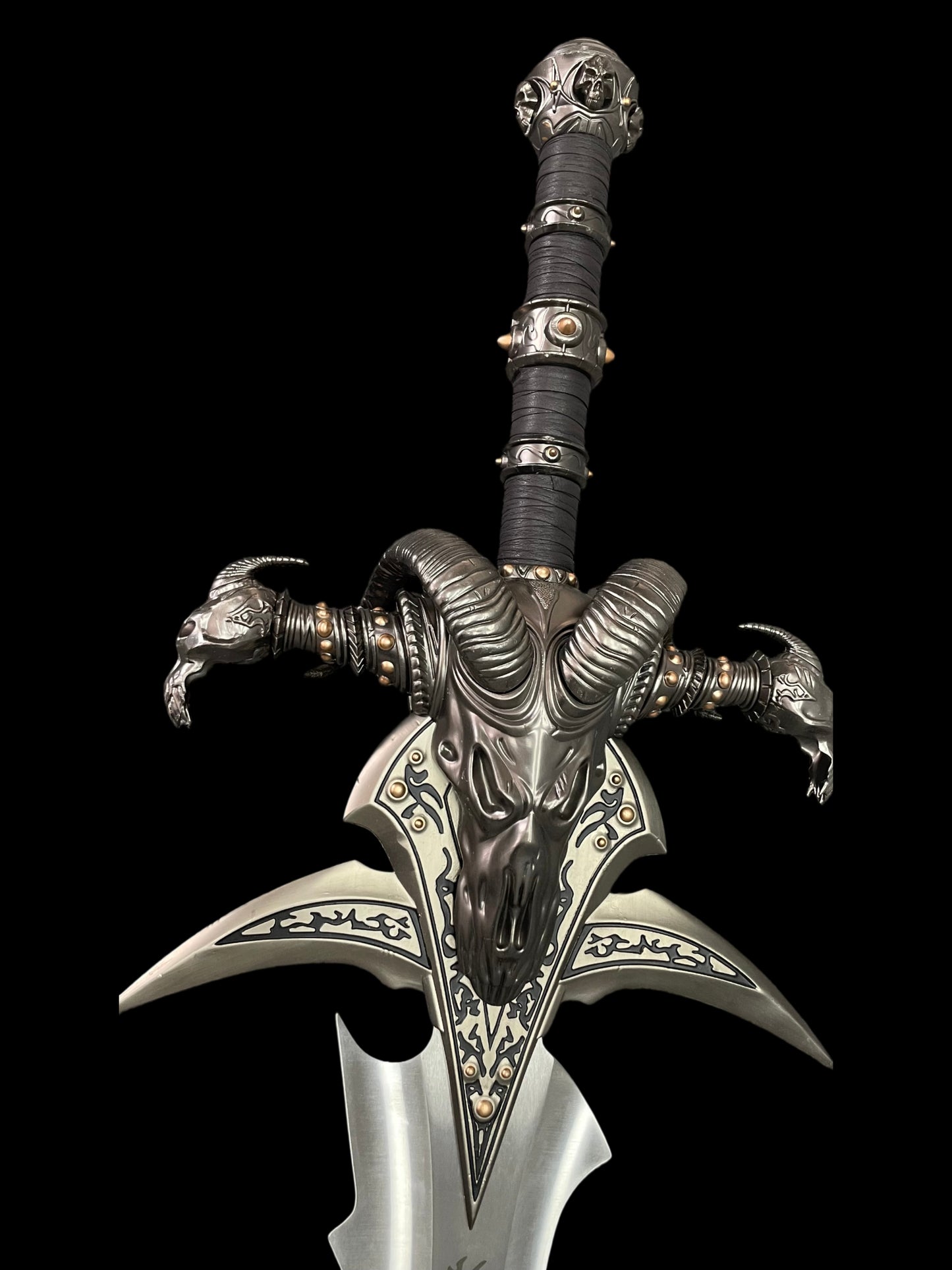 (6 kg) Frostmourne (Stainless Steel) — Blunt Blade (Unsharpened)