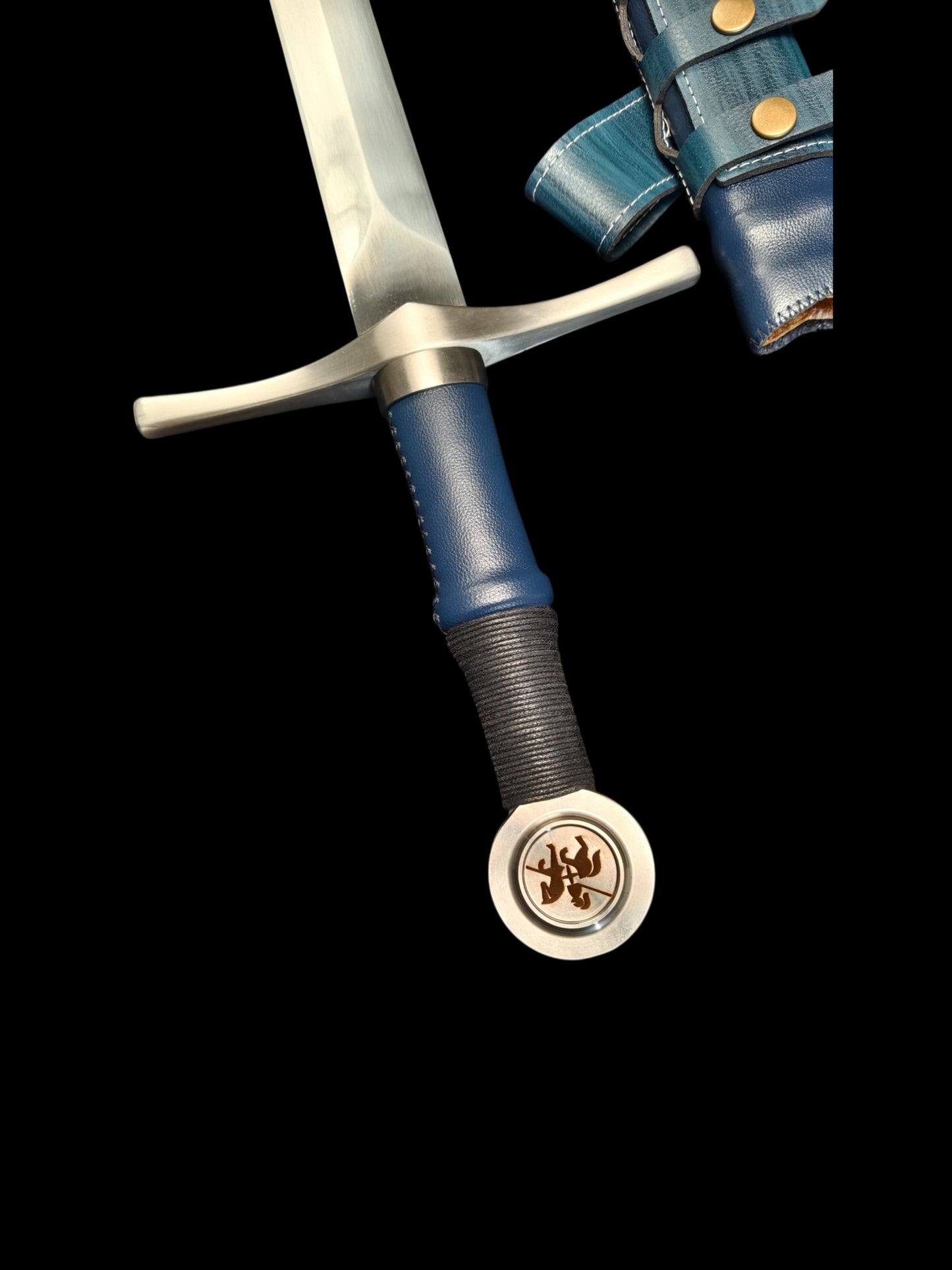 Full Tang 5160 Spring Steel Forged Sharp Single Hand Short European Sword, Blue Hilt with Leather Scabbard