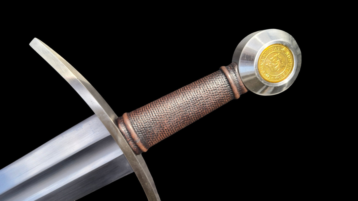 Full Tang Henry’s Short Arming Sword Replica, Sharp Blade, 60Si2CrVA Spring Steel Mirror‑Polished Blade, 304 Stainless Steel Curved Crossguard, Wood & Genuine Cowhide Scabbard, Kingdom Come Deliverance Medieval Historical Collectible Sword