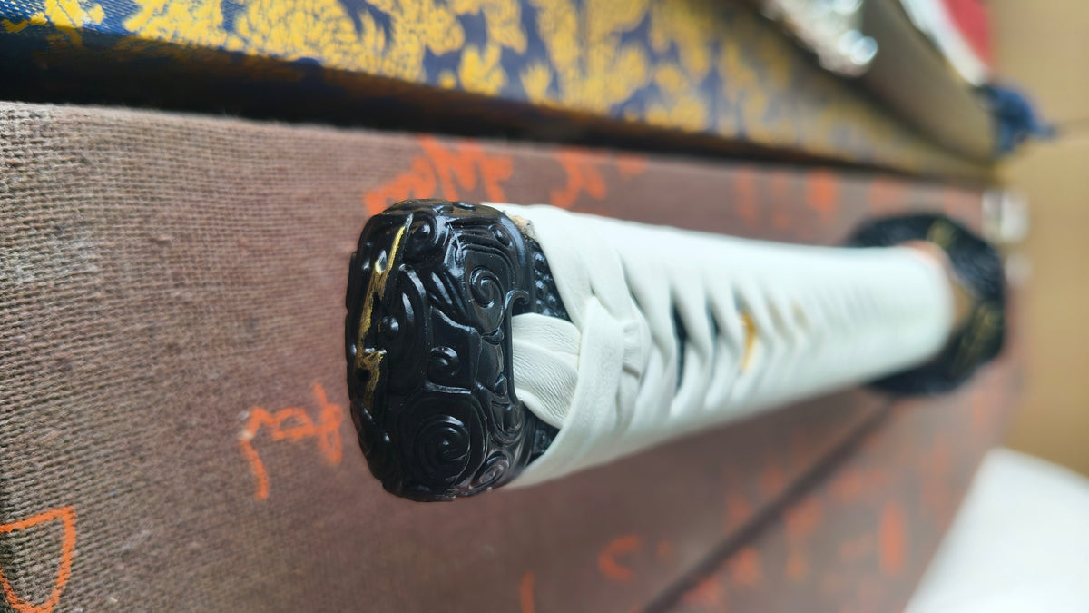 Ghost of Tsushima Long Katana, Full Tang Construction, Hand Forged T10 Steel Clay Tempered Blade, Sharp Edge, Hand Polished For Enhanced Sharpness, Alloy Fittings, Solid Wood Scabbard With Real Ray Skin Handle, Collectible Replica Samurai Sword