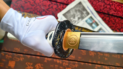 Ghost of Tsushima Long Katana, Full Tang Construction, Hand Forged T10 Steel Clay Tempered Blade, Sharp Edge, Hand Polished For Enhanced Sharpness, Alloy Fittings, Solid Wood Scabbard With Real Ray Skin Handle, Collectible Replica Samurai Sword