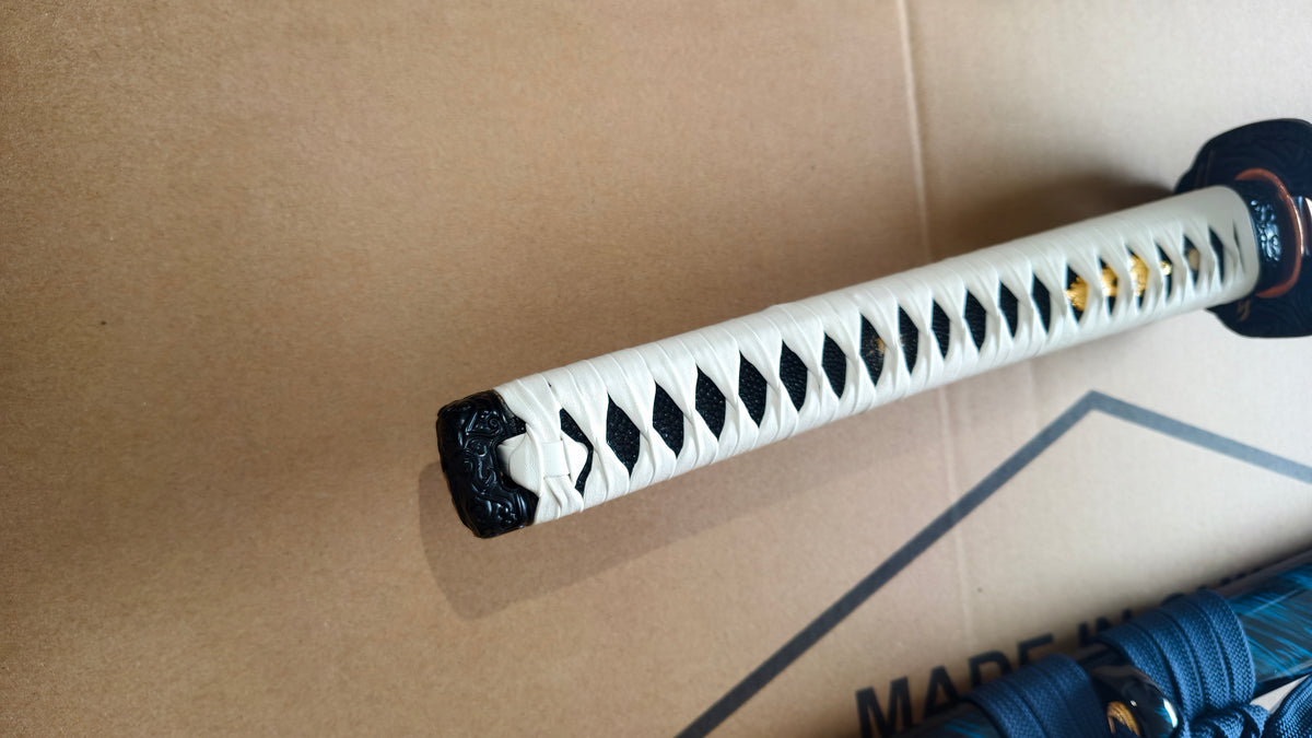 Ghost of Tsushima Long Katana, Full Tang Construction, Hand Forged T10 Steel Clay Tempered Blade, Sharp Edge, Hand Polished For Enhanced Sharpness, Alloy Fittings, Solid Wood Scabbard With Real Ray Skin Handle, Collectible Replica Samurai Sword